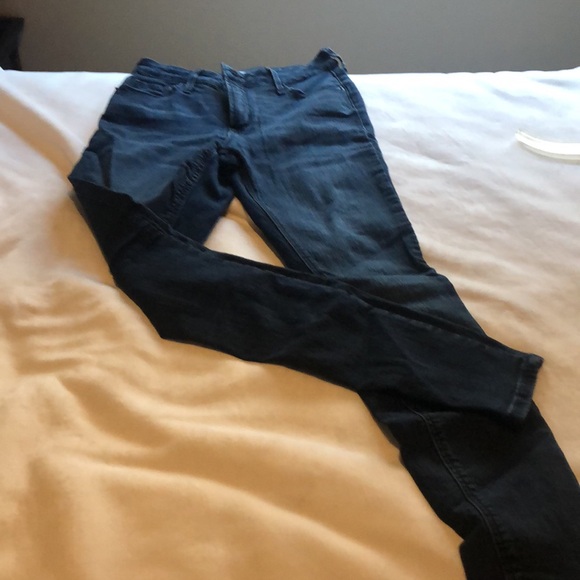 Old navy women’s jean - Picture 2 of 9